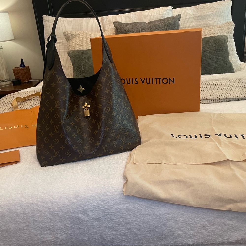 Louis Vuitton Flower Hobo MNG Noir